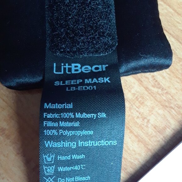 100% Mulberry Silk Sleep Mask With Silk Storage Pouch - Picture 2 of 7